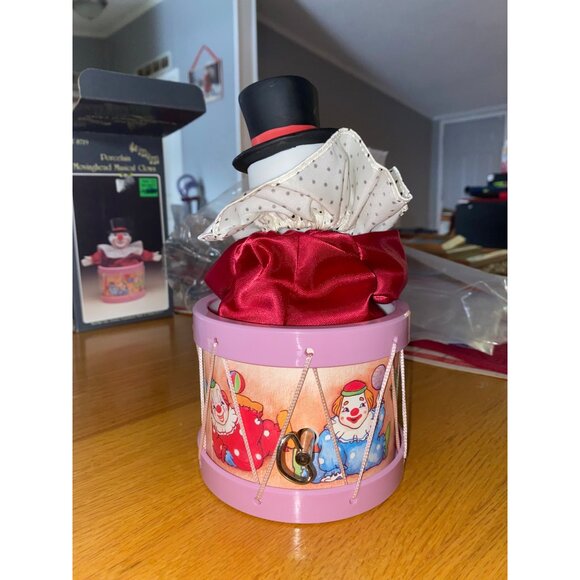 Porcelain Movinghead Musical Clown Rotating Music Box Tested Works - Picture 2 of 6